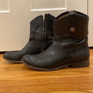 Woman’s Frye Melissa Button Short Boots Size 8.5 Black